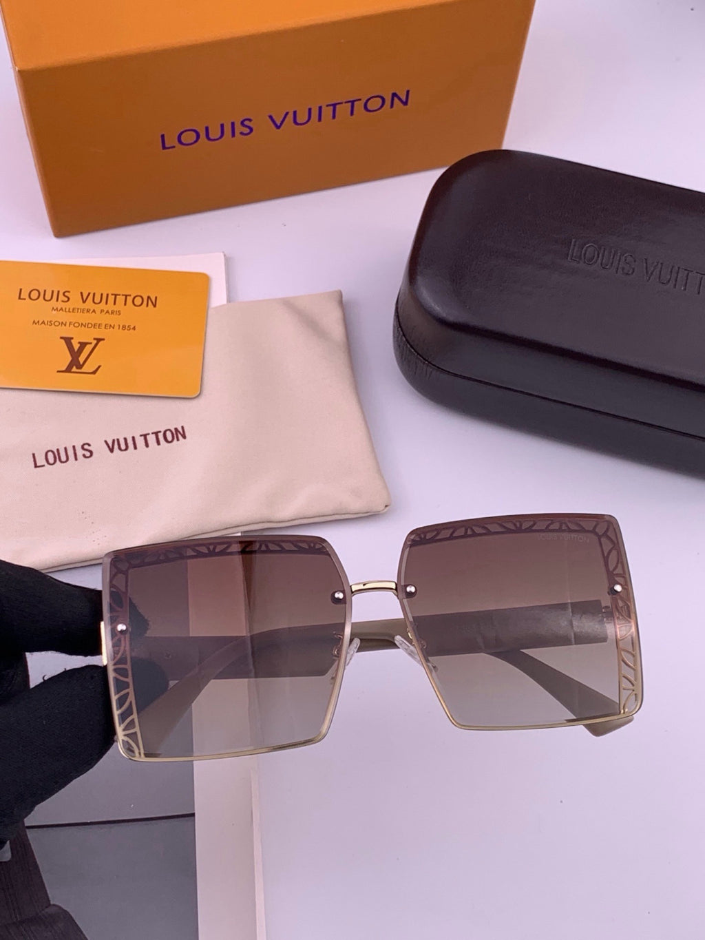Louis Vuitton L3730 Square Gold Lens Sunglasses for Men & Women - detail image 2