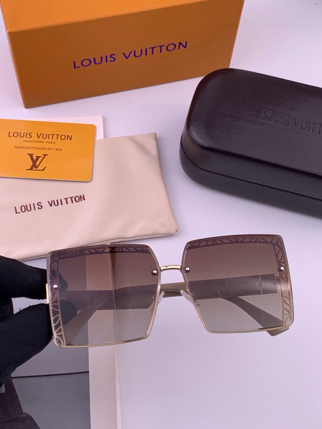 Louis Vuitton L3730 Square Gold Lens Sunglasses for Men & Women - detail image 2