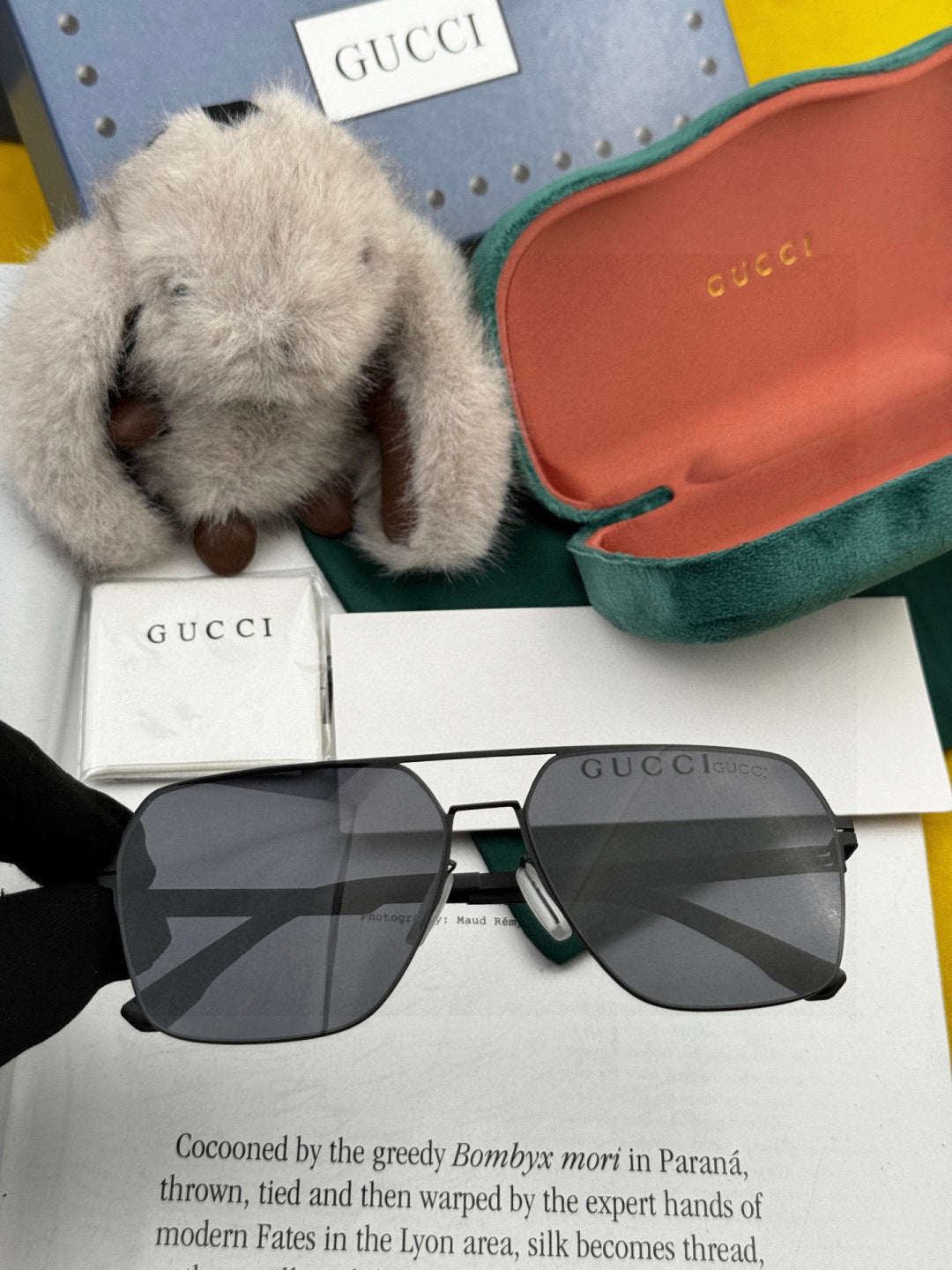 Gucci G711 Polarized Fashion Gold Lens Sunglasses for Men & Women - 464982 - detail image 3
