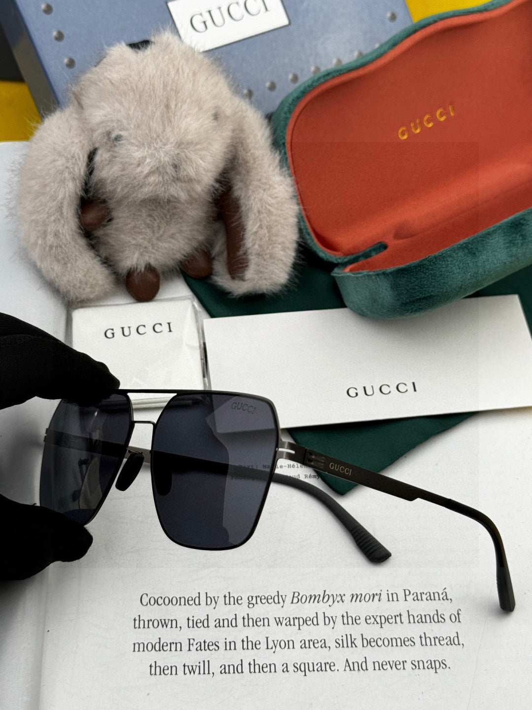 Gucci G711 Polarized Fashion Gold Lens Sunglasses for Men & Women - 464983 - detail image 3