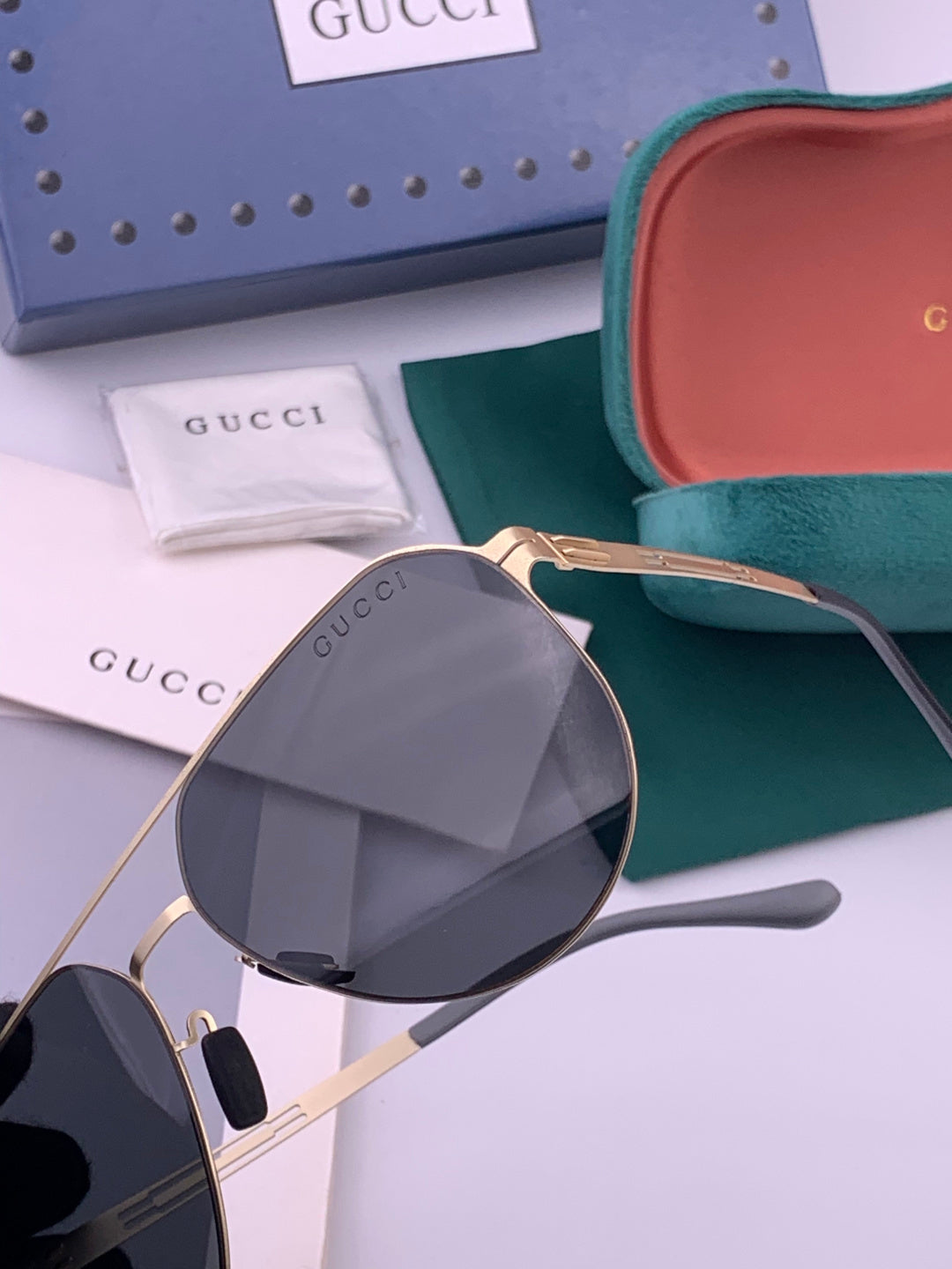 Gucci G5882 Fashion Gold Lens Sunglasses for Men & Women - 464985 - detail image 3