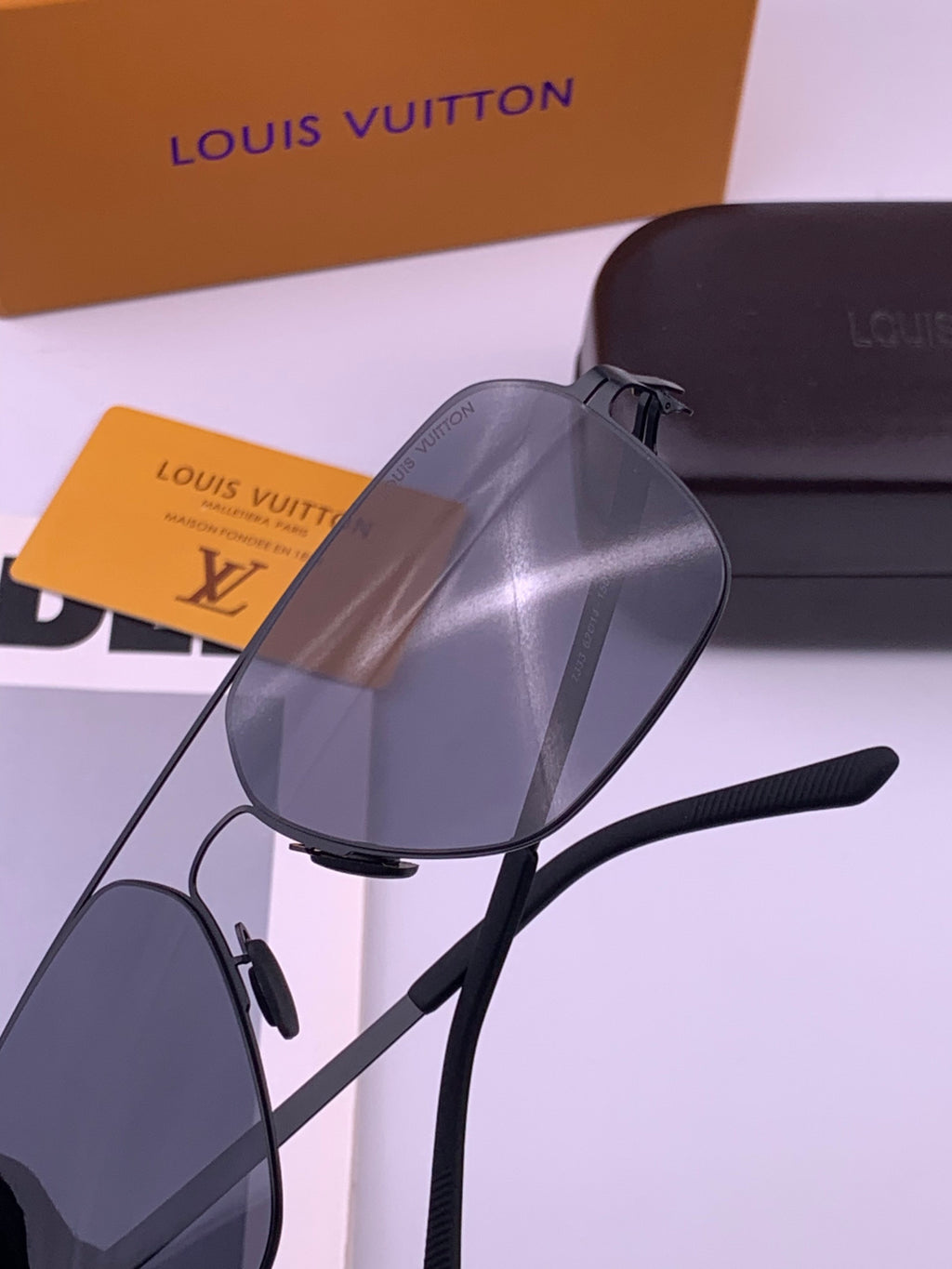 Louis Vuitton L3733 Fashion Gold Lens Sunglasses for Men & Women - 464786 - detail image 4