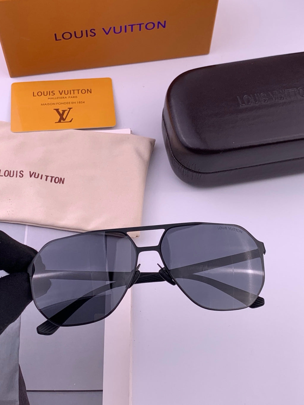 Louis Vuitton L6229 Polarized Aviator Blue Lens Sunglasses for Men - 464787 - detail image 2