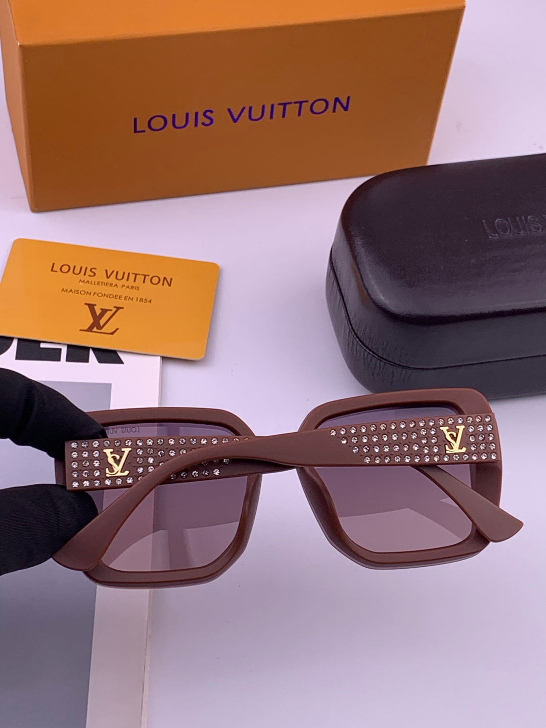 Louis Vuitton L2990 Square Black Lens Sunglasses for Men & Women - 464718 - detail image 5