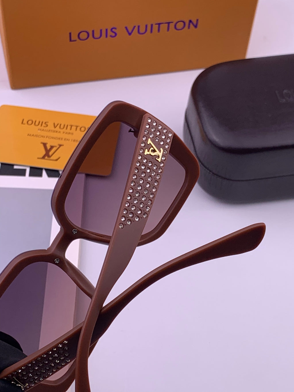 Louis Vuitton L2990 Square Black Lens Sunglasses for Men & Women - 464718 - detail image 3