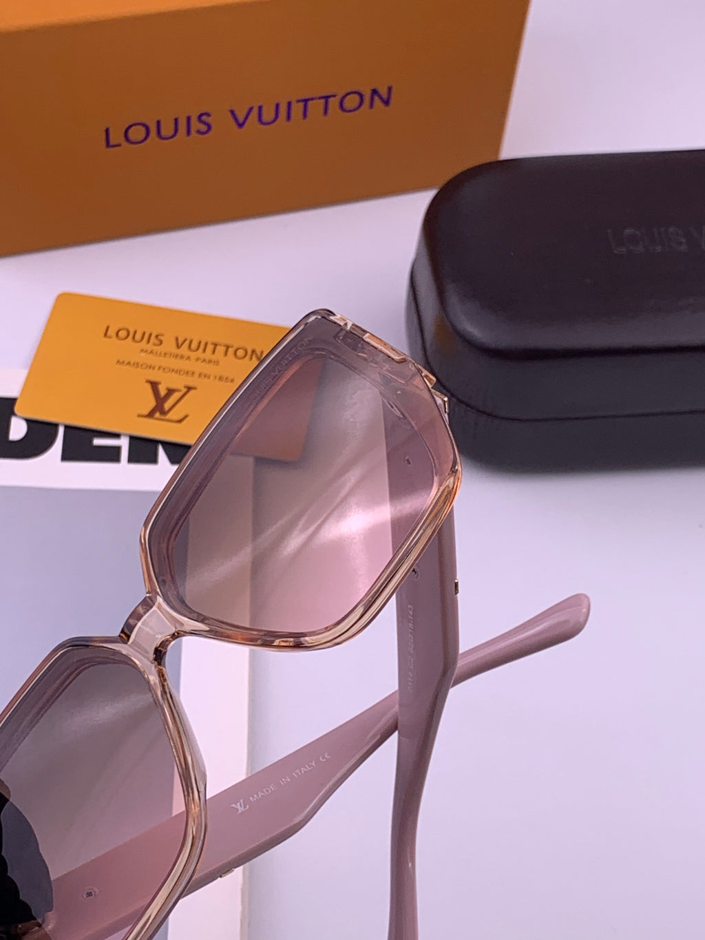 Louis Vuitton L4231 Square Brown Lens Sunglasses for Men & Women - detail image 4