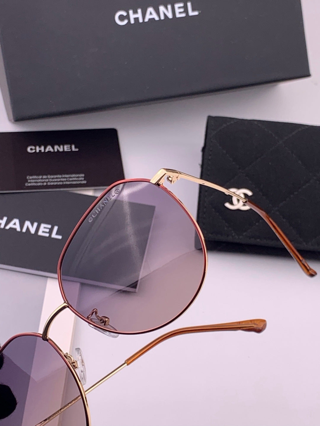Gucci G2815 Polarized Oversized Purple Lens Sunglasses for Men & Women - detail image 3