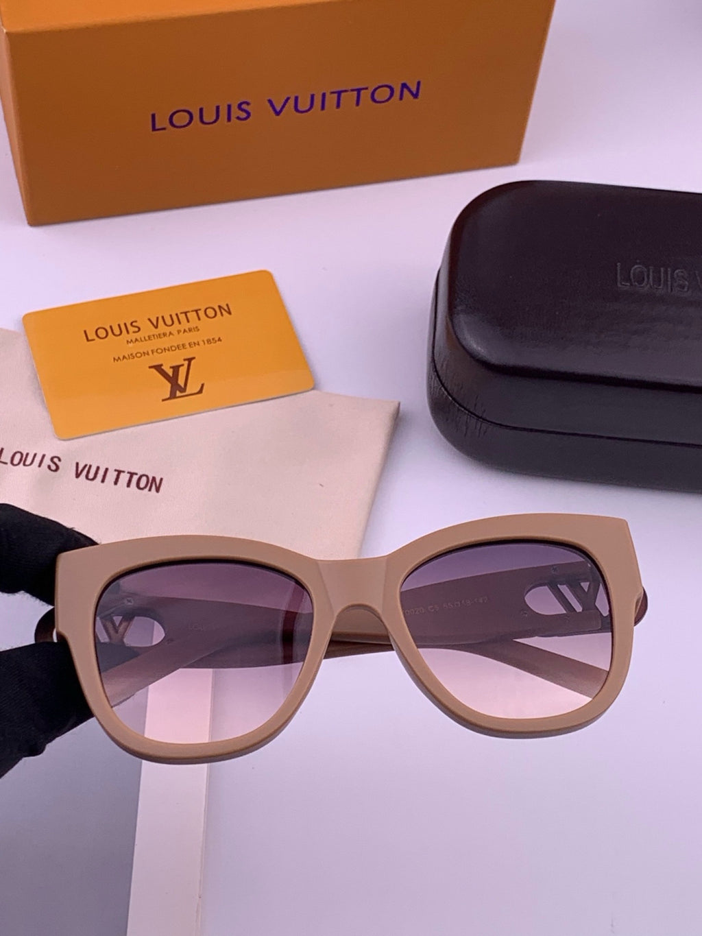 Louis Vuitton L07002 Square Purple Lens Sunglasses for Women - 464708