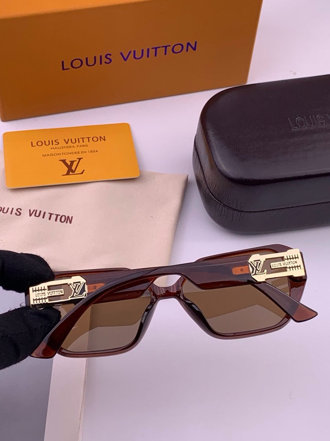 Louis Vuitton L17001 Square Black Lens Sunglasses for Women - 464711 - detail image 5