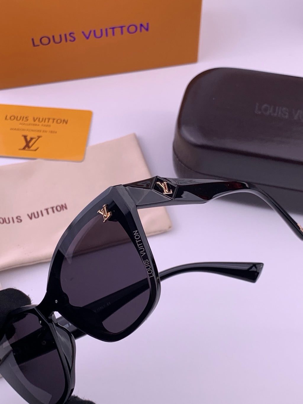 Louis Vuitton Fashion Gold Lens Sunglasses for Men & Women - 464714 - detail image 6