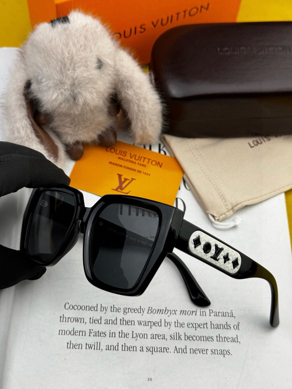 Louis Vuitton L6133 Square Red Lens Sunglasses for Women - detail image 3