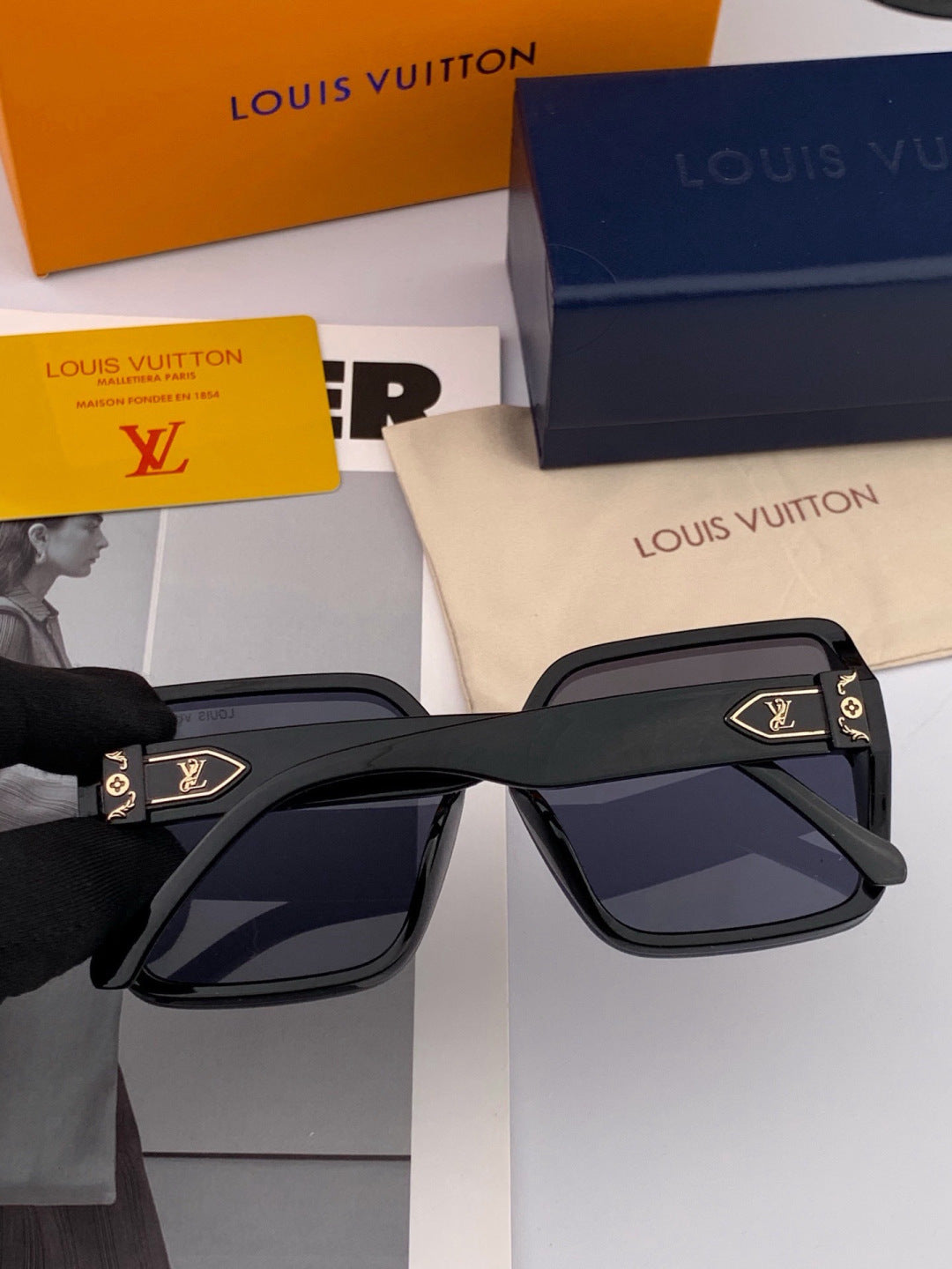 Louis Vuitton L3230 Square Brown Lens Sunglasses for Men & Women - 464695 - detail image 6