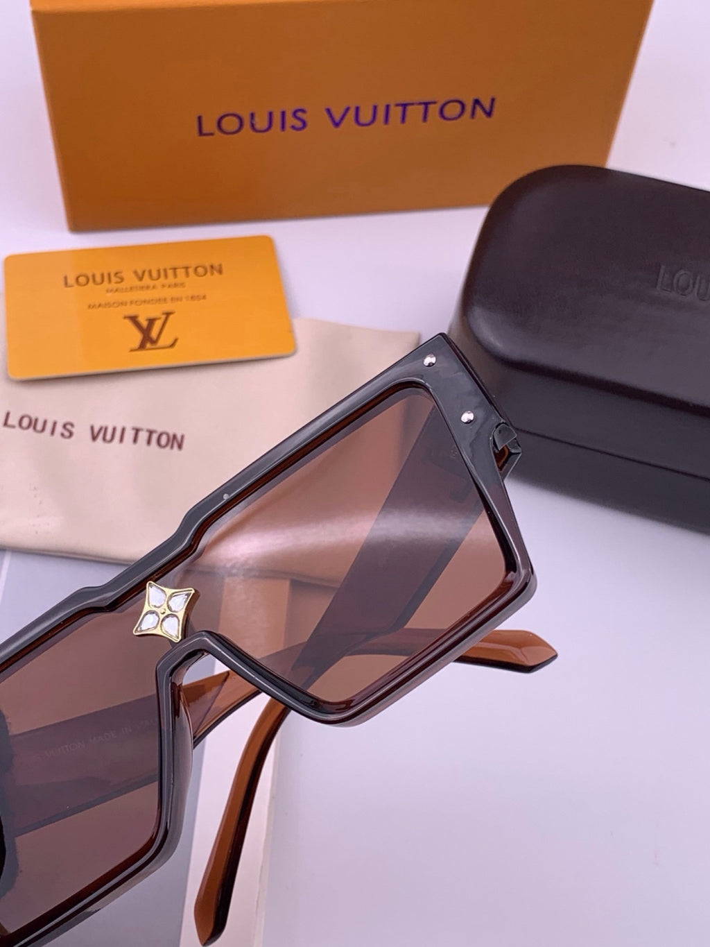 Louis Vuitton L7600 Square Black Lens Sunglasses for Women - 464700 - detail image 4