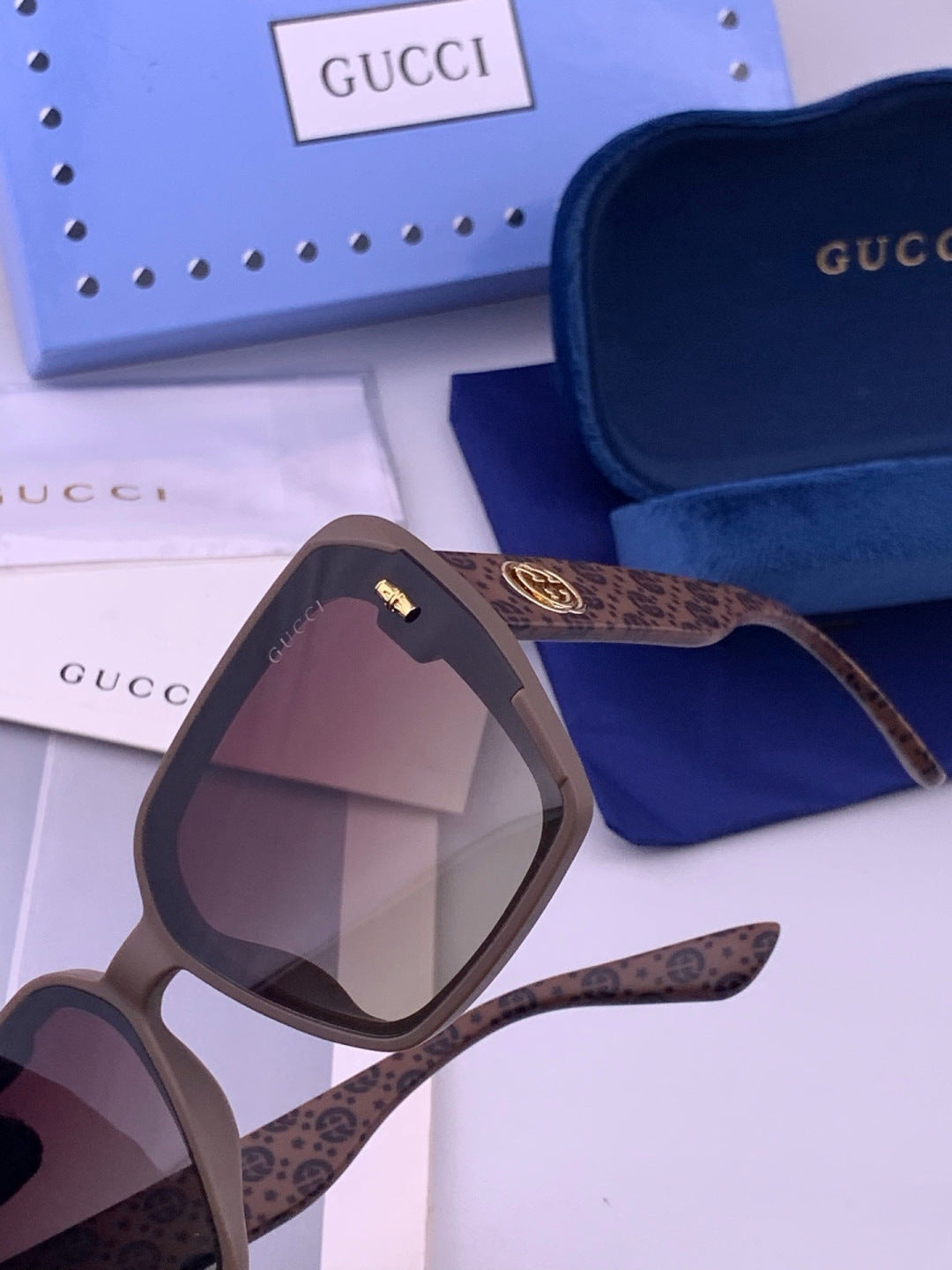 Gucci G4771 Polarized Square Pink Lens Sunglasses for Women - detail image 3