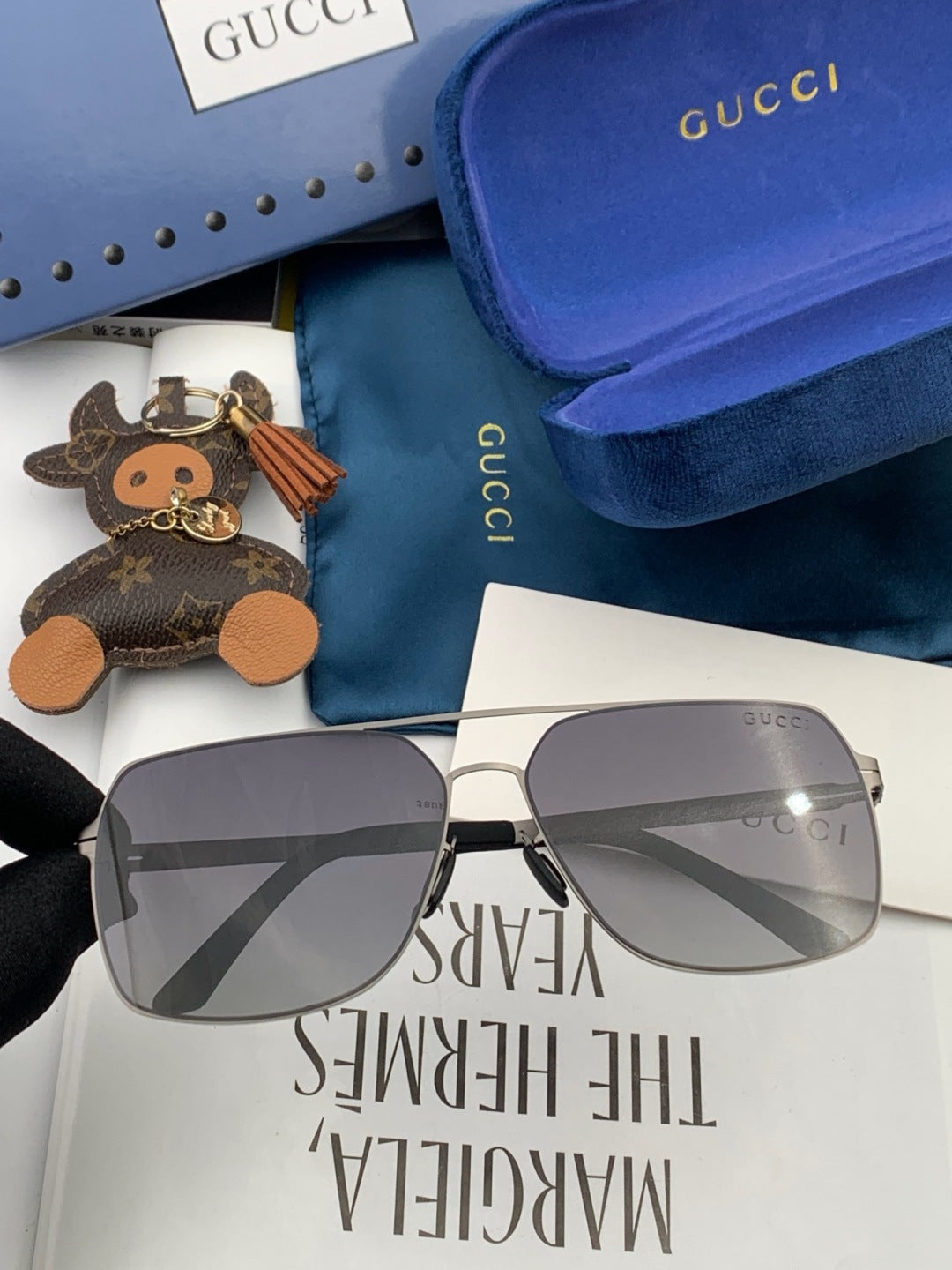 Gucci G3730 Fashion Blue Lens Sunglasses for Men & Women - 464872 - detail image 3
