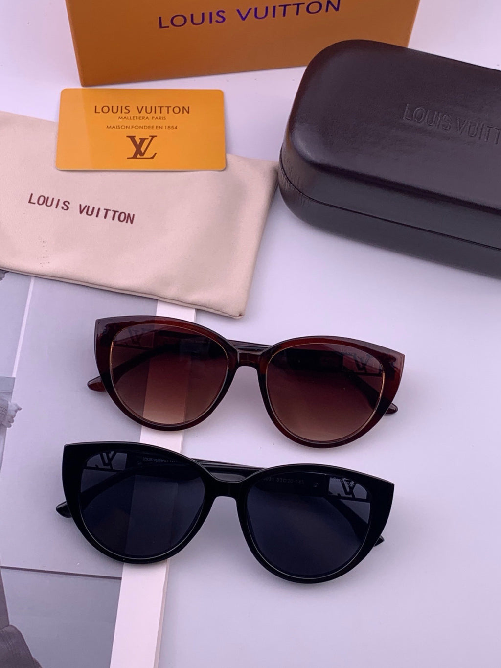 Louis Vuitton L15803 Square Black Lens Sunglasses for Women - 493227 - detail image 7