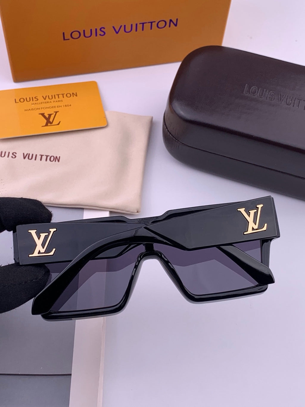 Louis Vuitton L7600 Square Black Lens Sunglasses for Women - detail image 4