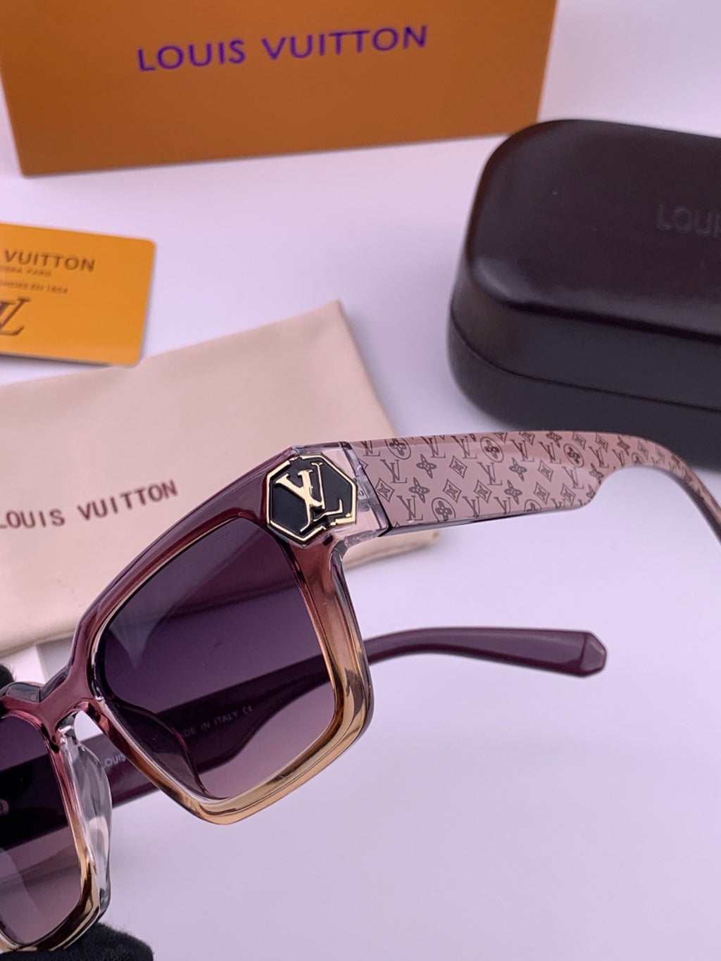Louis Vuitton Fashion Gold Lens Sunglasses for Men & Women - detail image 5