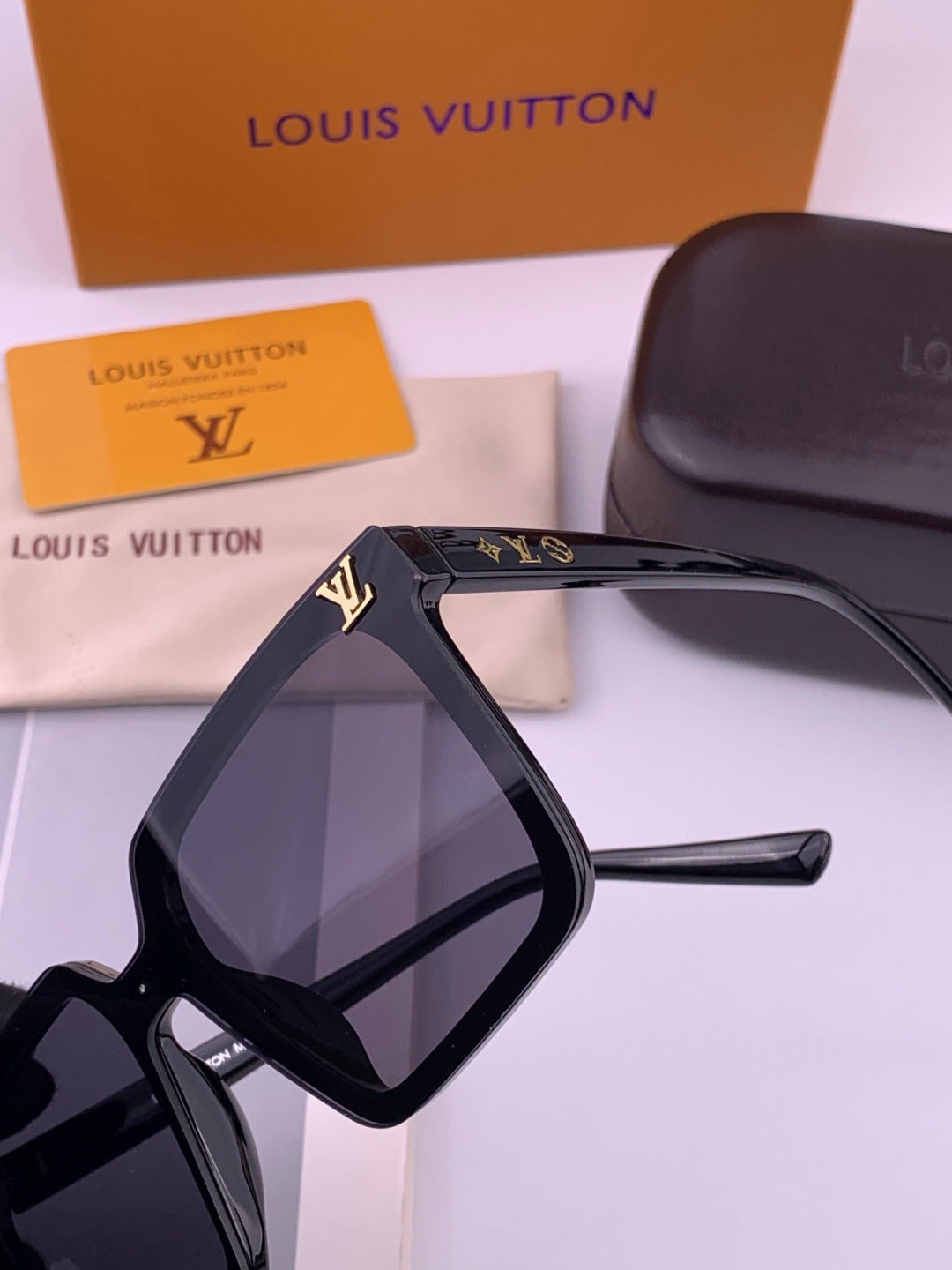 Louis Vuitton L6006 Oversized Black Lens Sunglasses for Men & Women - detail image 3