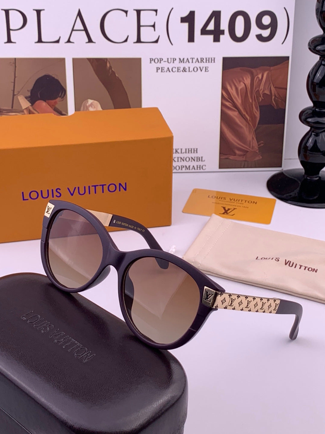 Louis Vuitton L87000 Oversized Black Lens Sunglasses for Men & Women - detail image 2