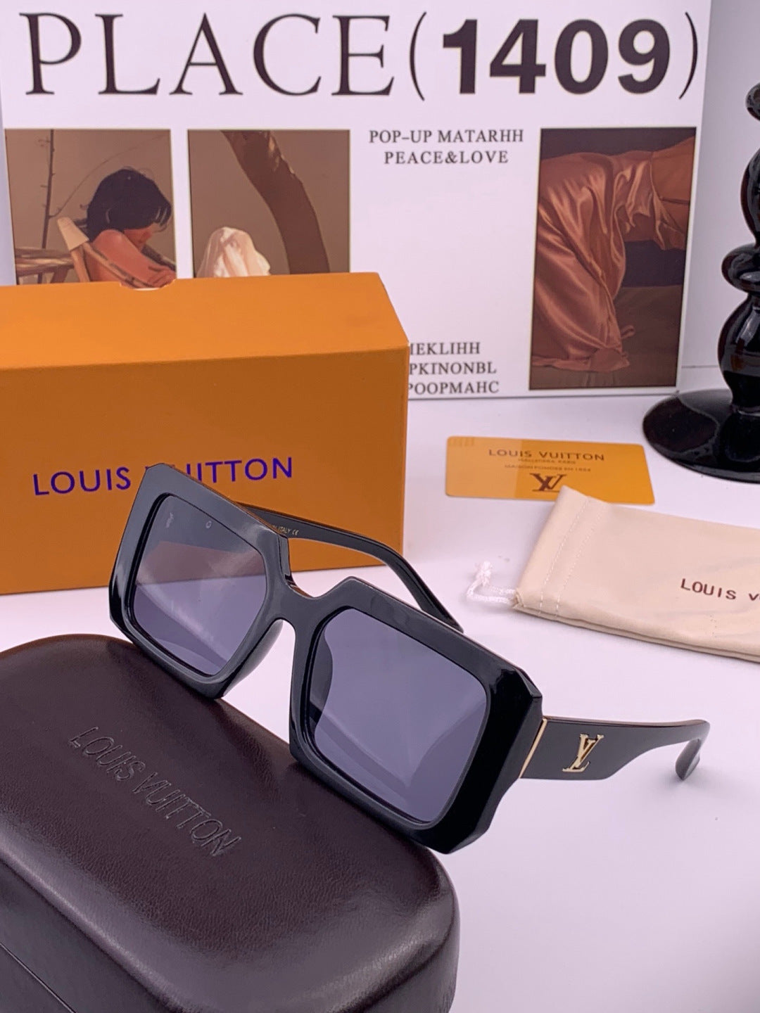 Louis Vuitton L37004 Oversized Black Lens Sunglasses for Men & Women - detail image 2