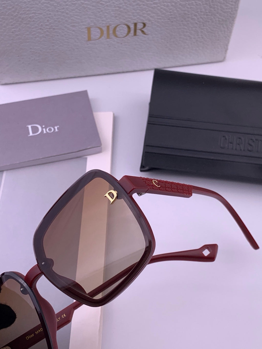 Louis Vuitton L37004 Oversized Purple Lens Sunglasses for Men & Women - 493209 - detail image 2