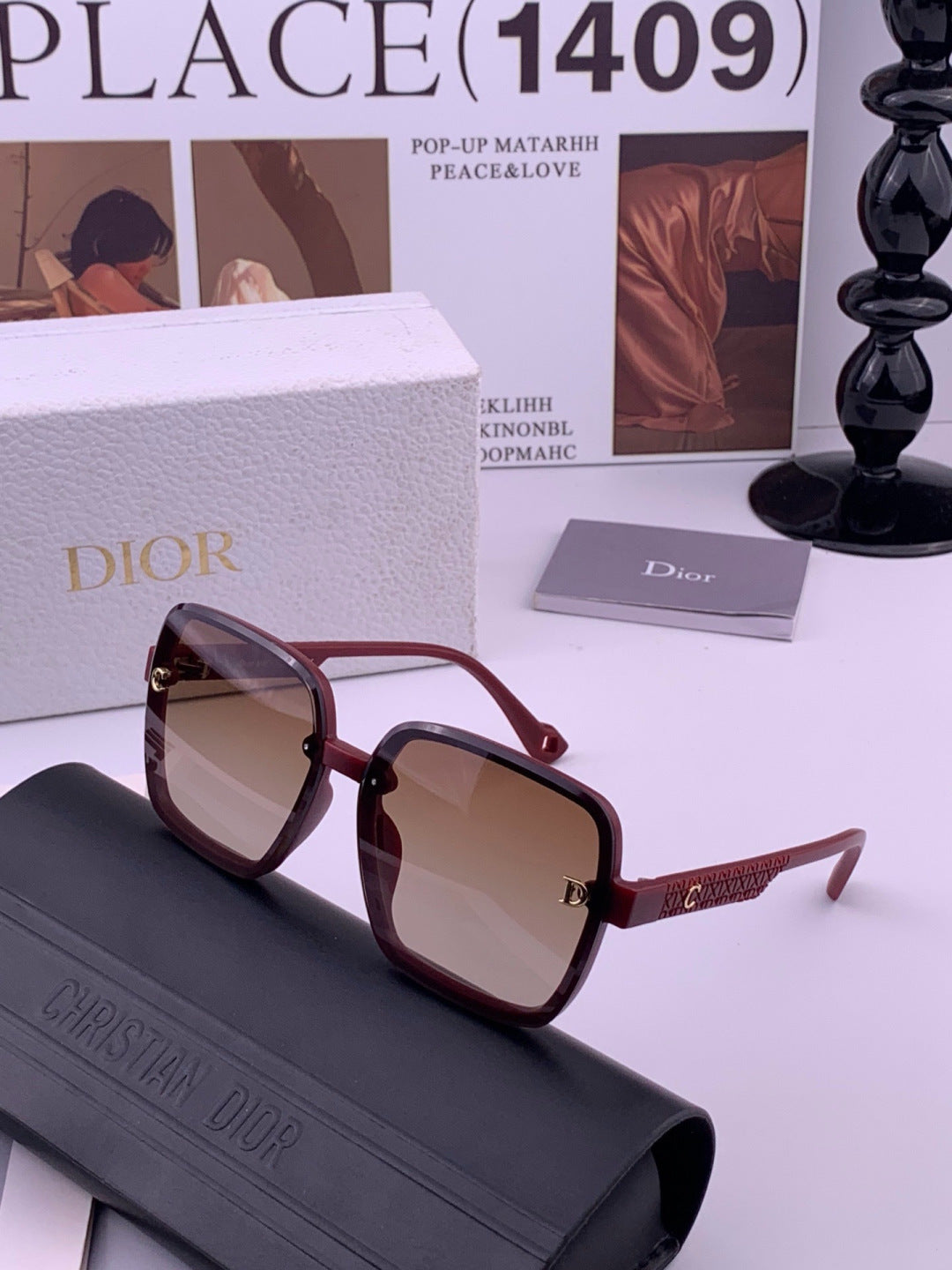 Louis Vuitton L37004 Oversized Purple Lens Sunglasses for Men & Women - 493209