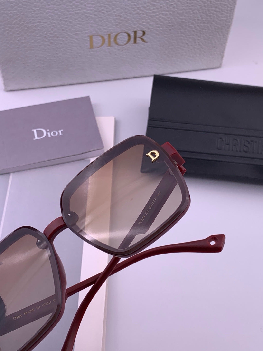 Louis Vuitton L37004 Oversized Purple Lens Sunglasses for Men & Women - 493209 - detail image 3
