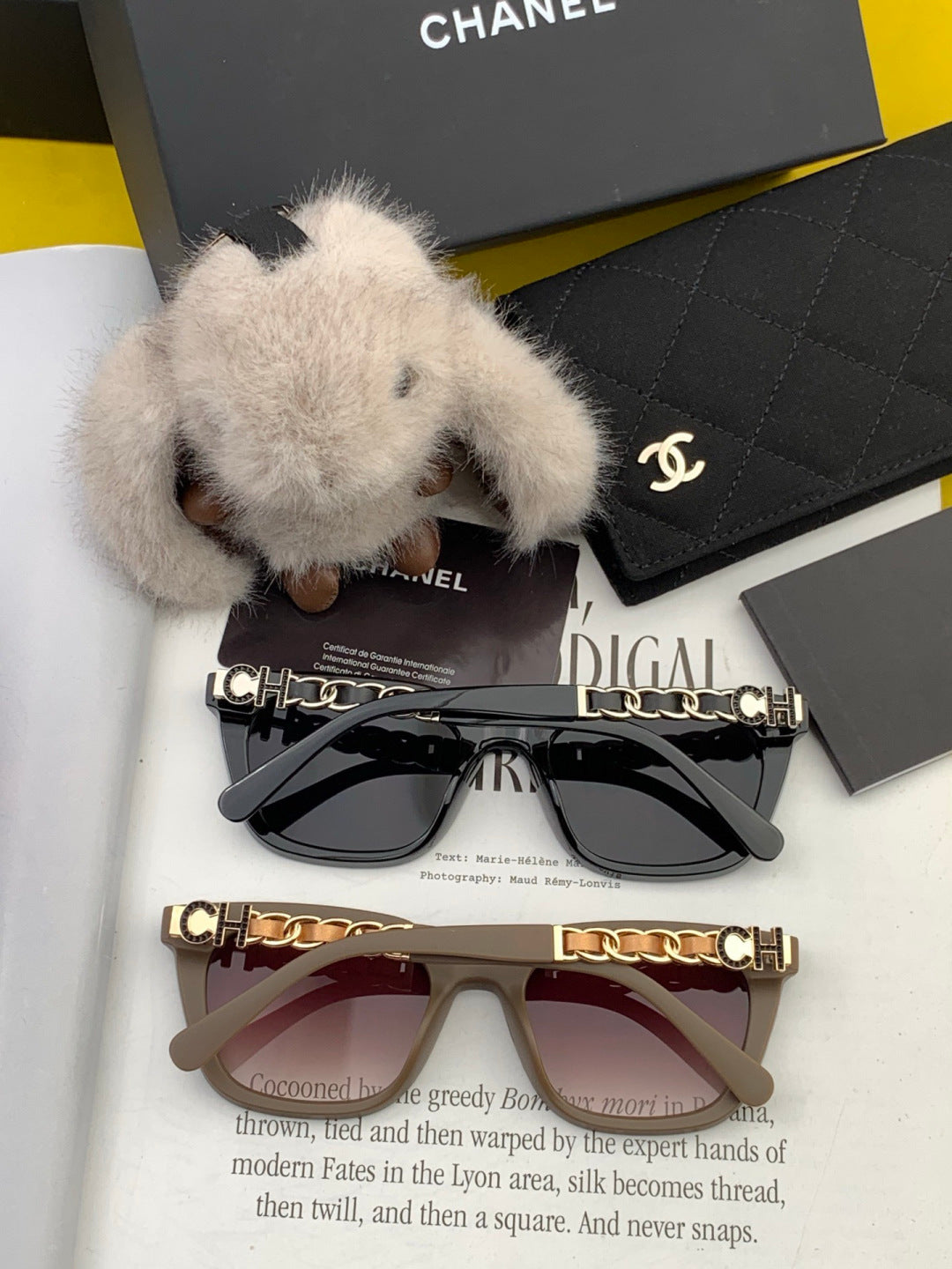 Chanel CH0303 Fashion Black Lens Sunglasses for Men & Women - detail image 6