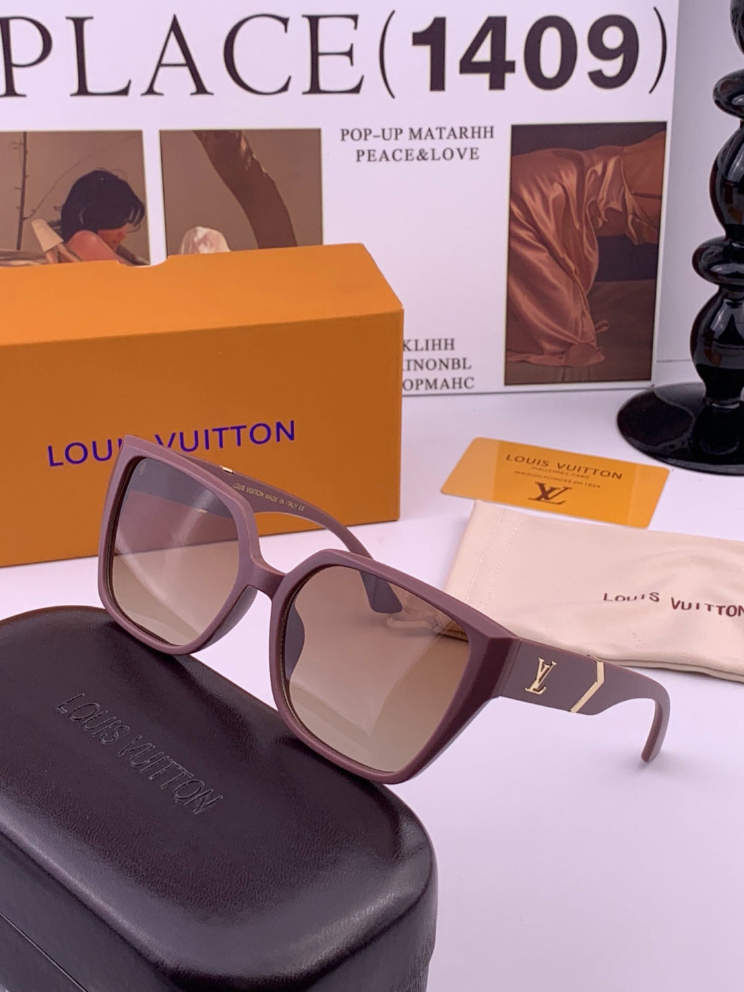 Louis Vuitton L77004 Oversized Purple Lens Sunglasses for Men & Women - 493212
