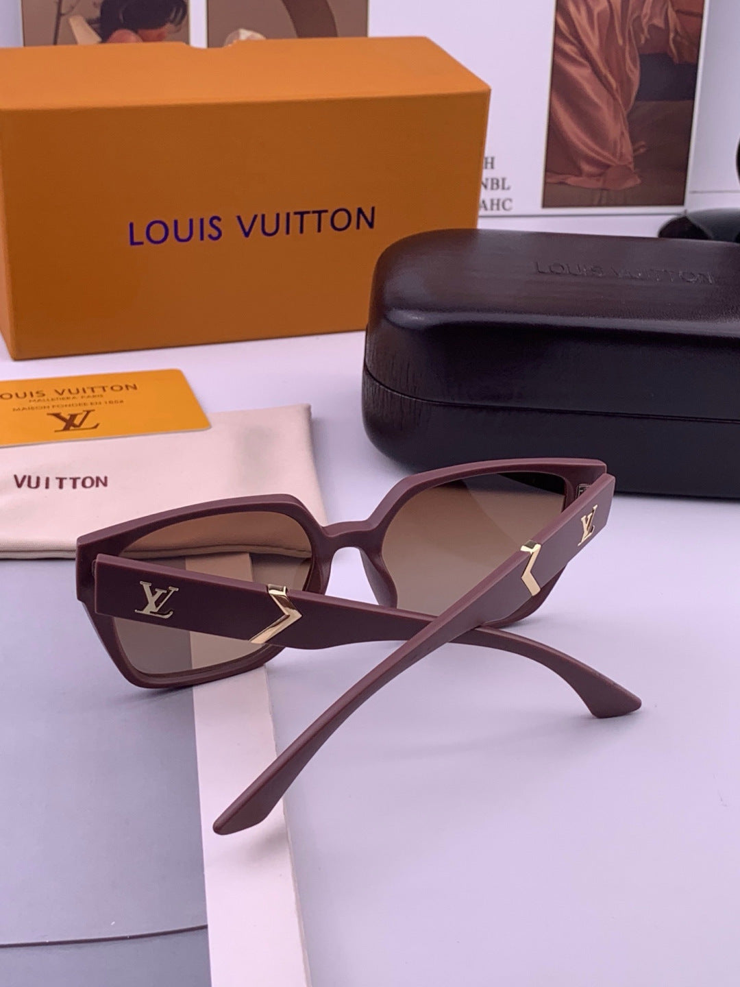 Louis Vuitton L77004 Oversized Purple Lens Sunglasses for Men & Women - 493212 - detail image 5