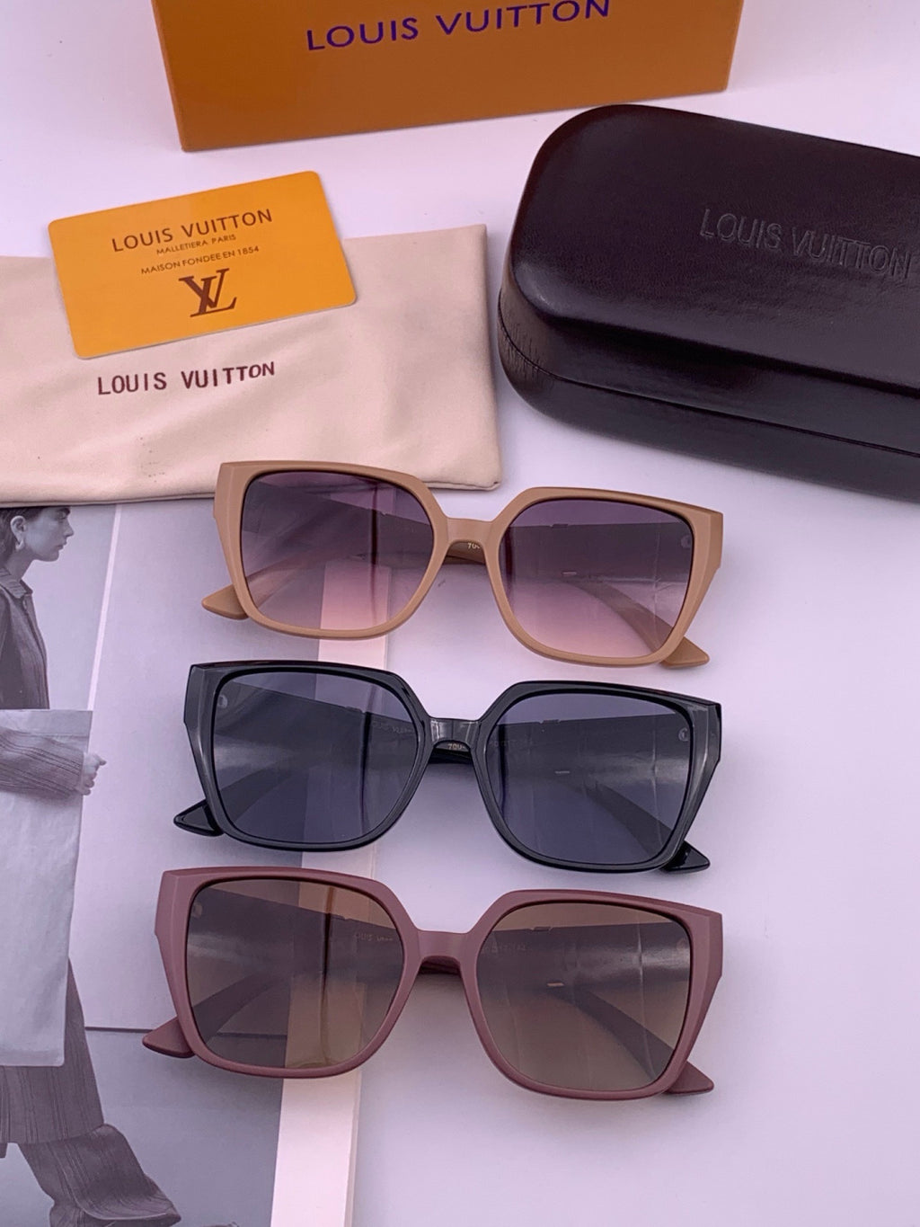 Louis Vuitton L77004 Oversized Black Lens Sunglasses for Men & Women - detail image 7