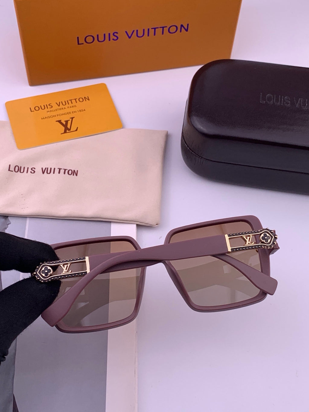 Louis Vuitton L77004 Oversized Purple Lens Sunglasses for Men & Women - 493215 - detail image 7