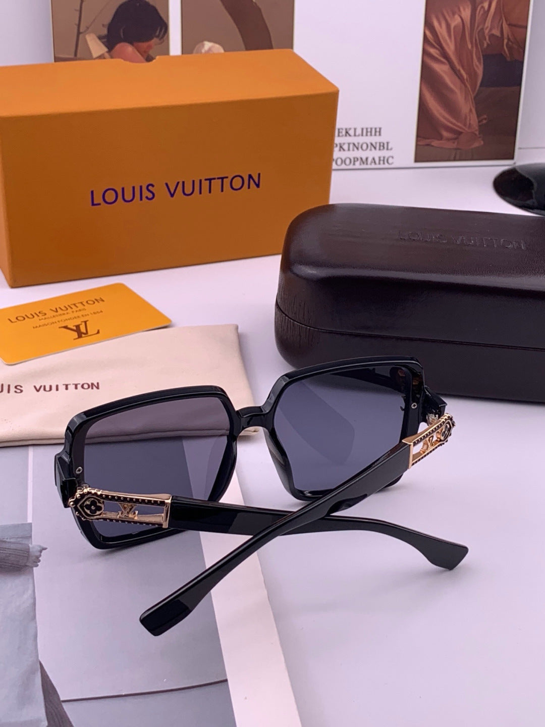 Louis Vuitton L77004 Oversized Blue Lens Sunglasses for Men & Women - detail image 7