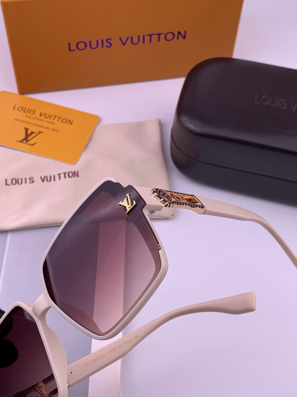 Louis Vuitton L77004 Oversized Purple Lens Sunglasses for Men & Women - detail image 2
