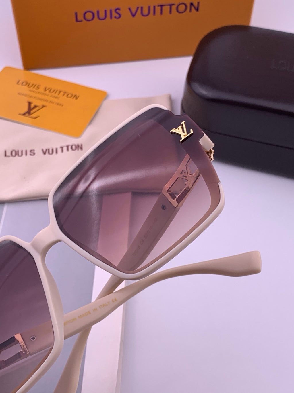 Louis Vuitton L77004 Oversized Purple Lens Sunglasses for Men & Women - detail image 4