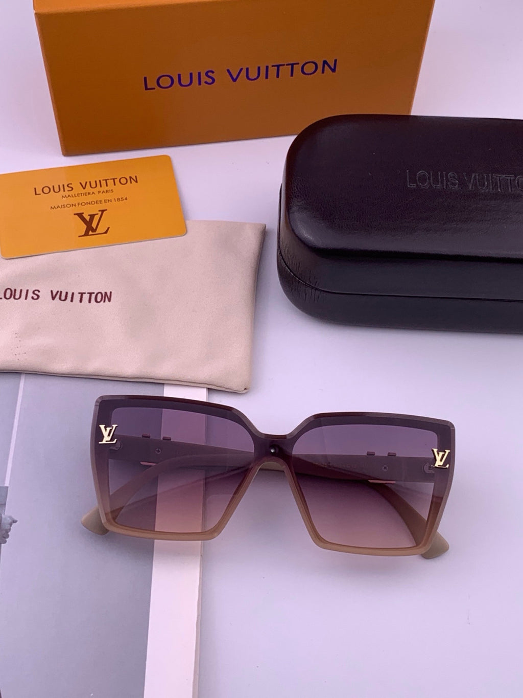 Louis Vuitton L57002 Oversized Purple Lens Sunglasses for Men & Women - detail image 6