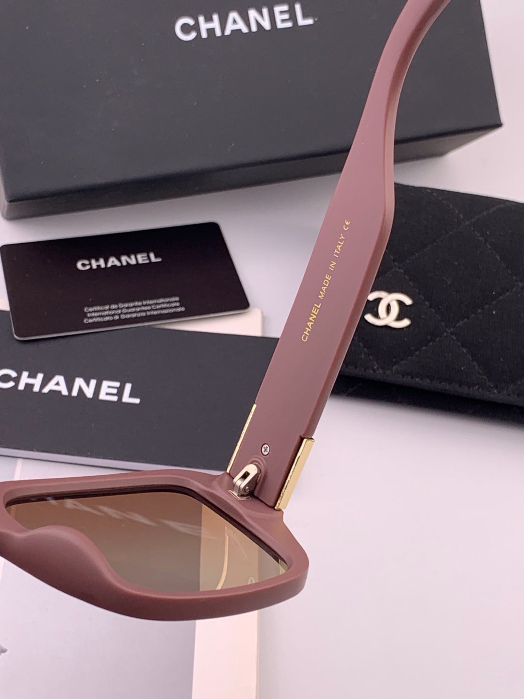 Chanel CH87004 Oversized Red Lens Sunglasses for Men & Women - 493588 - detail image 5