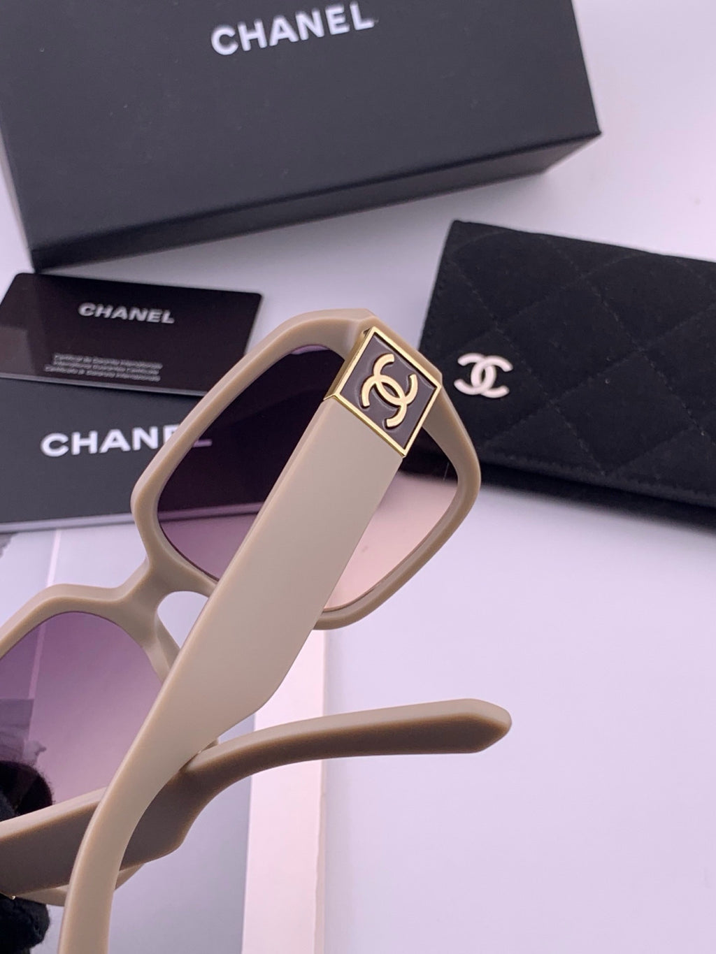 Chanel CH87004 Oversized Red Lens Sunglasses for Men & Women - detail image 5