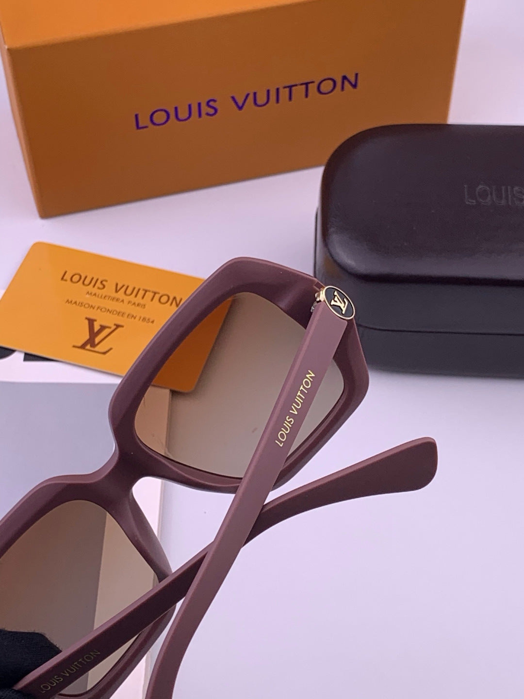 Louis Vuitton L27006 Oversized Brown Lens Sunglasses for Men & Women - 493221 - detail image 5