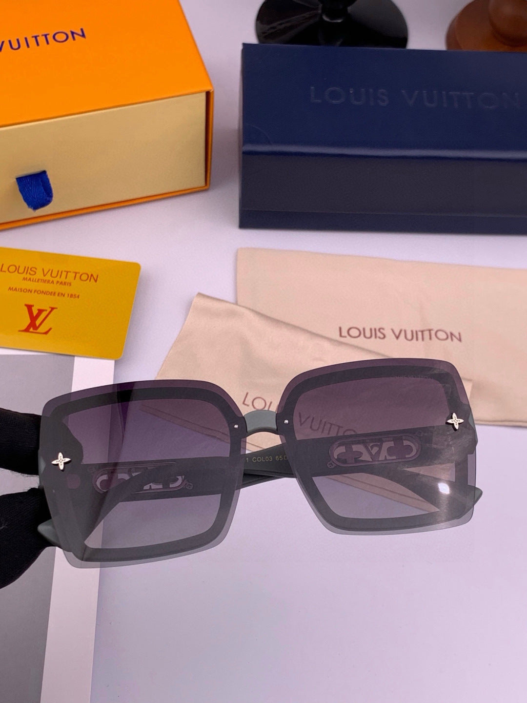 Louis Vuitton Fashion Gold Lens Sunglasses for Men & Women - 493226