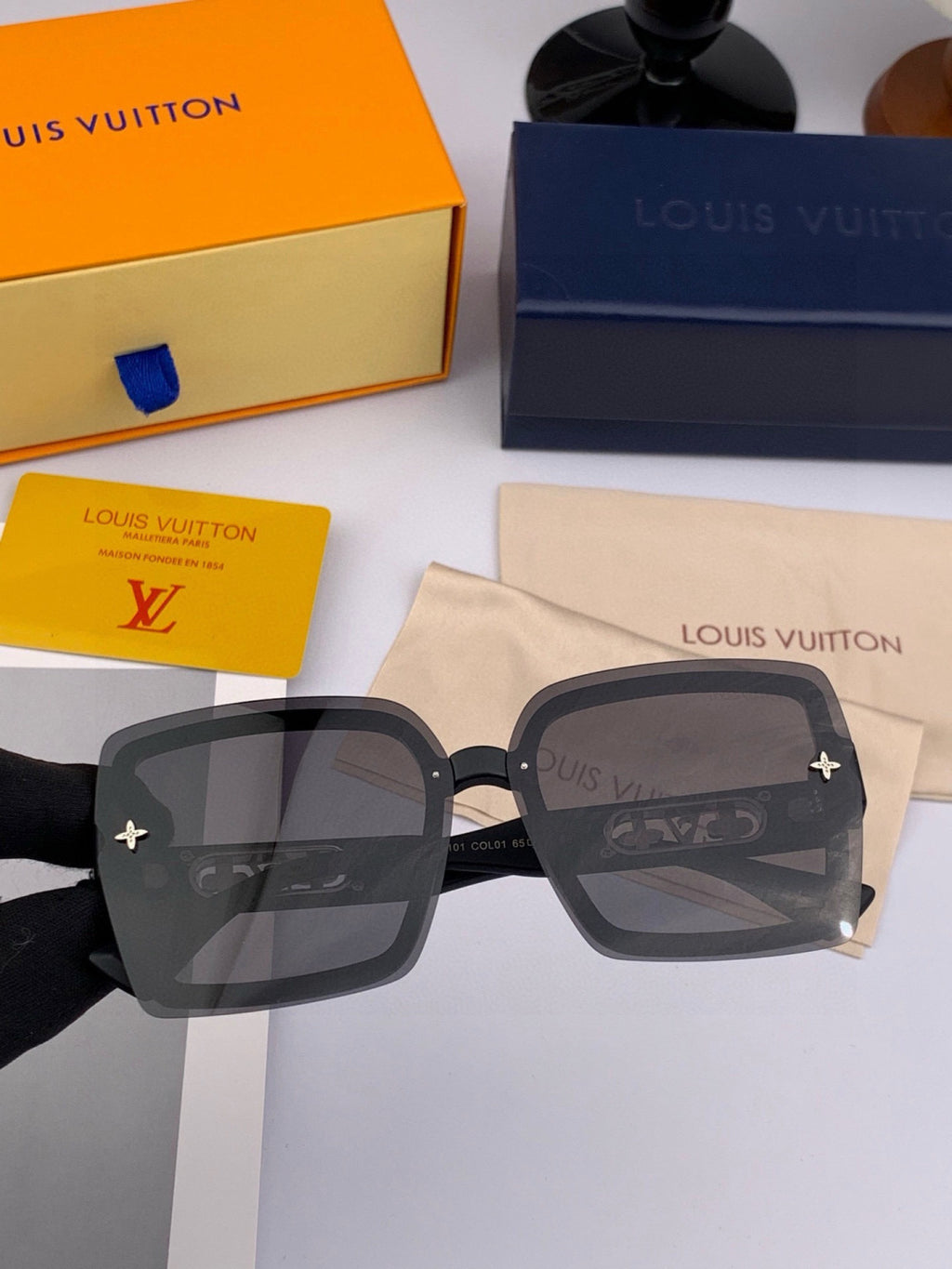 Louis Vuitton Fashion Gold Lens Sunglasses for Men & Women - 493226 - detail image 3