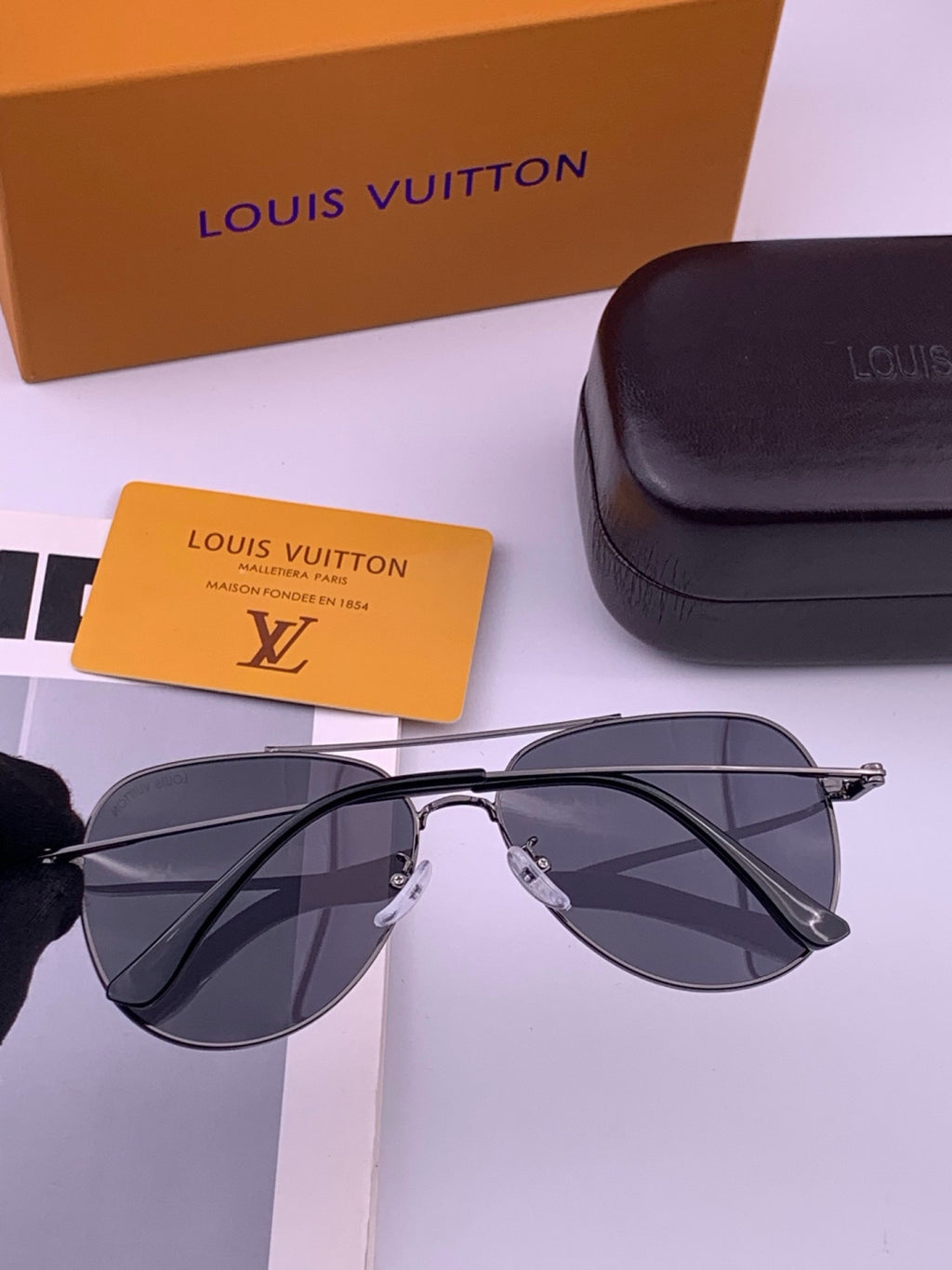 Louis Vuitton L5338 Polarized Aviator Brown Lens Sunglasses for Men & Women - detail image 3