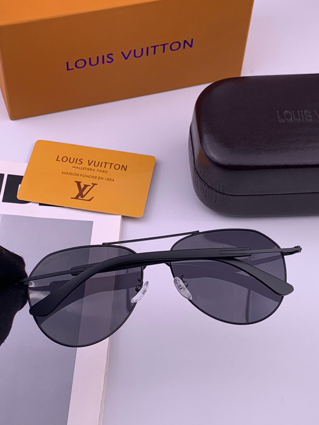 Louis Vuitton L8333 Polarized Aviator Black Lens Sunglasses for Men & - 493188 - detail image 4