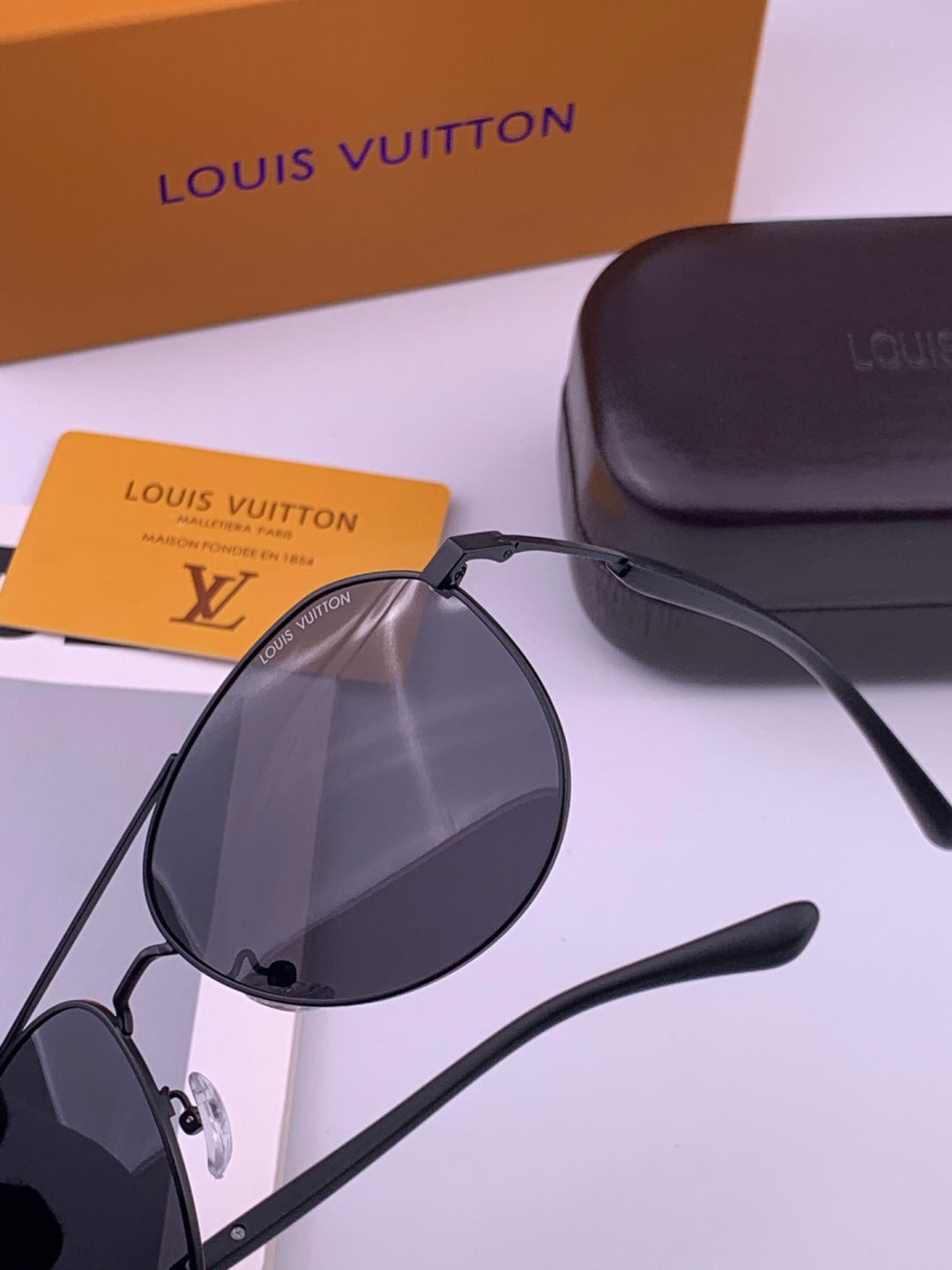 Louis Vuitton L8333 Polarized Aviator Black Lens Sunglasses for Men & - 493188 - detail image 3