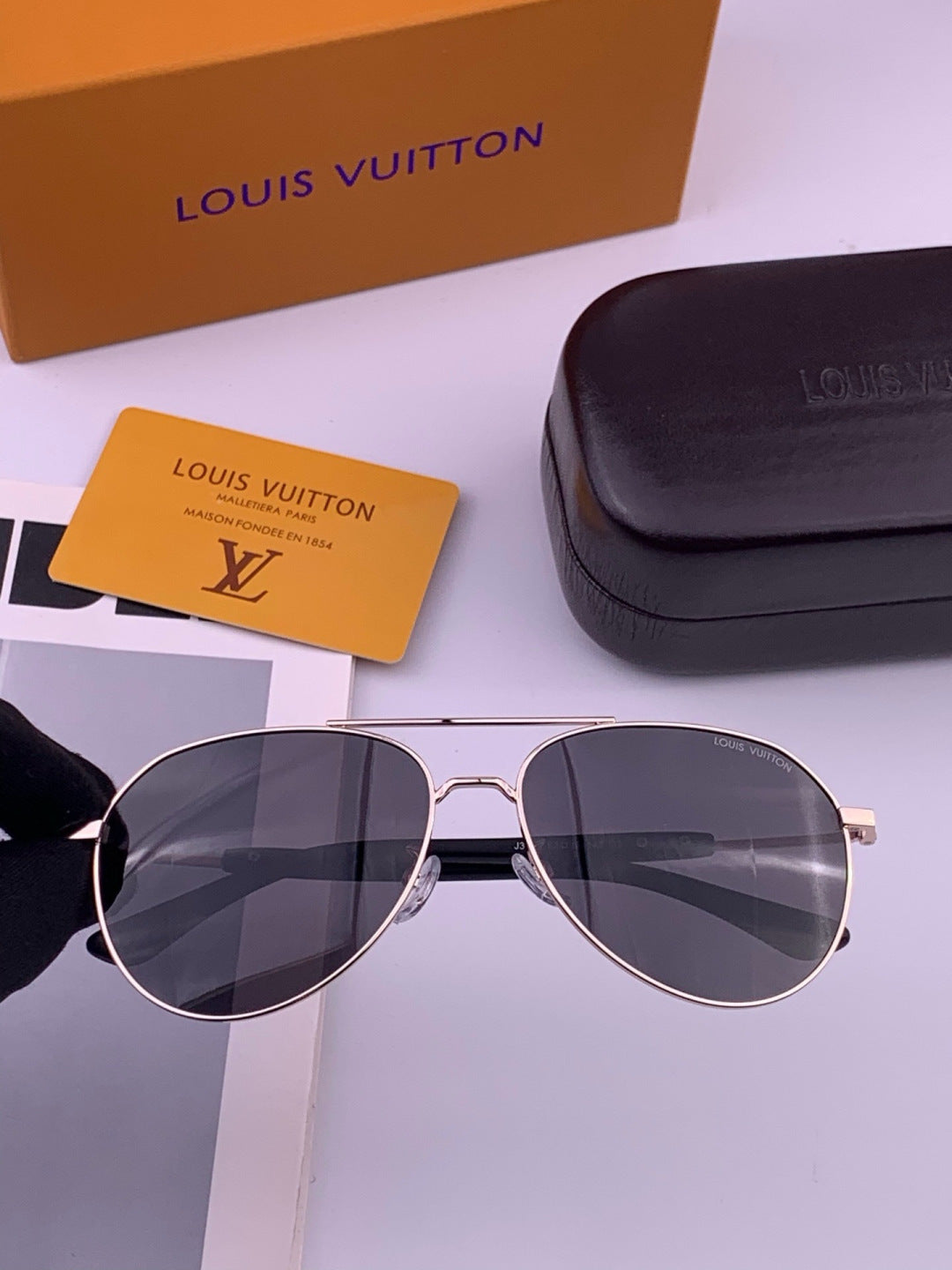 Louis Vuitton L8333 Polarized Aviator Black Lens Sunglasses for Men & - 493189