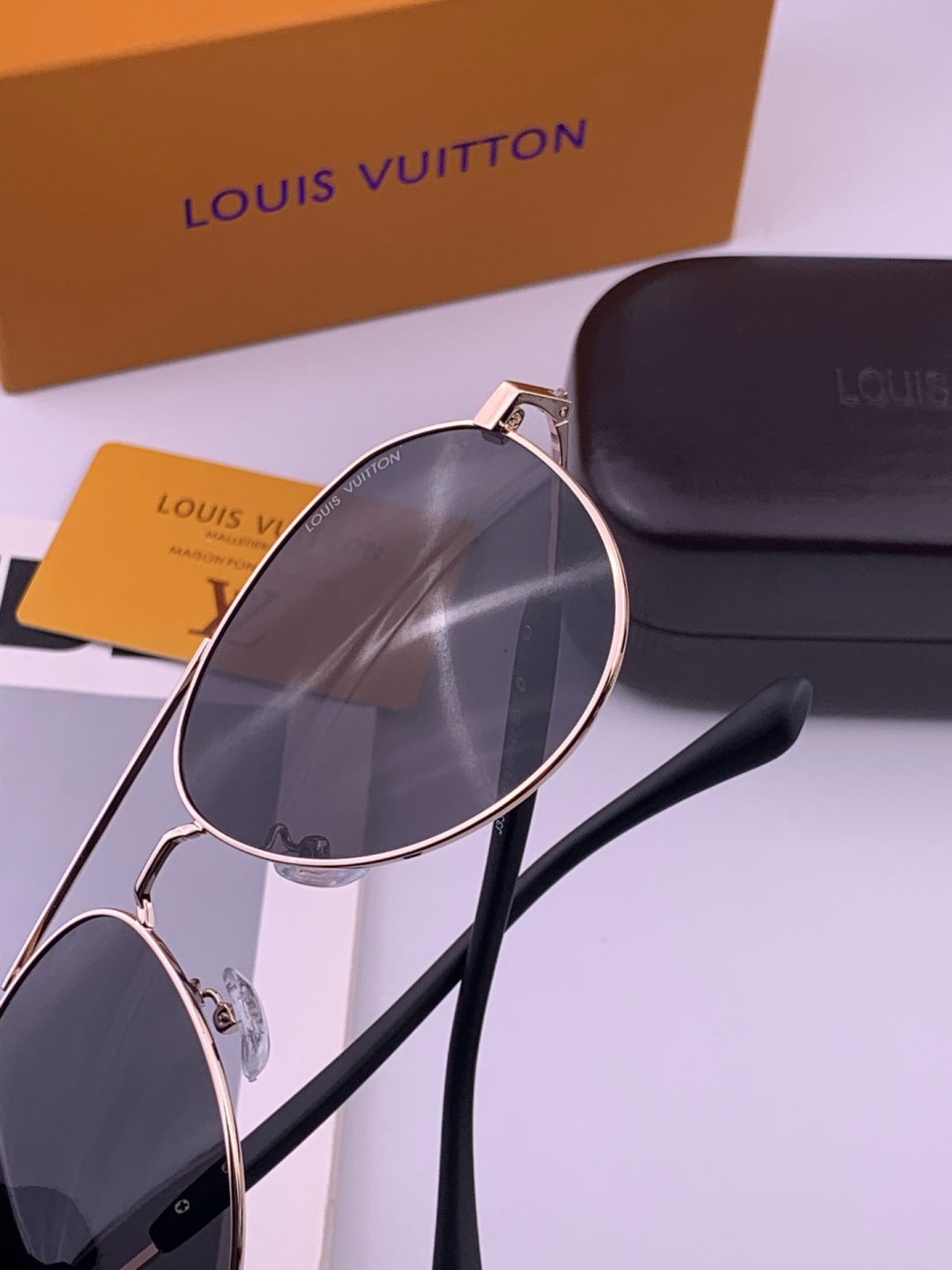 Louis Vuitton L8333 Polarized Aviator Black Lens Sunglasses for Men & - 493189 - detail image 4