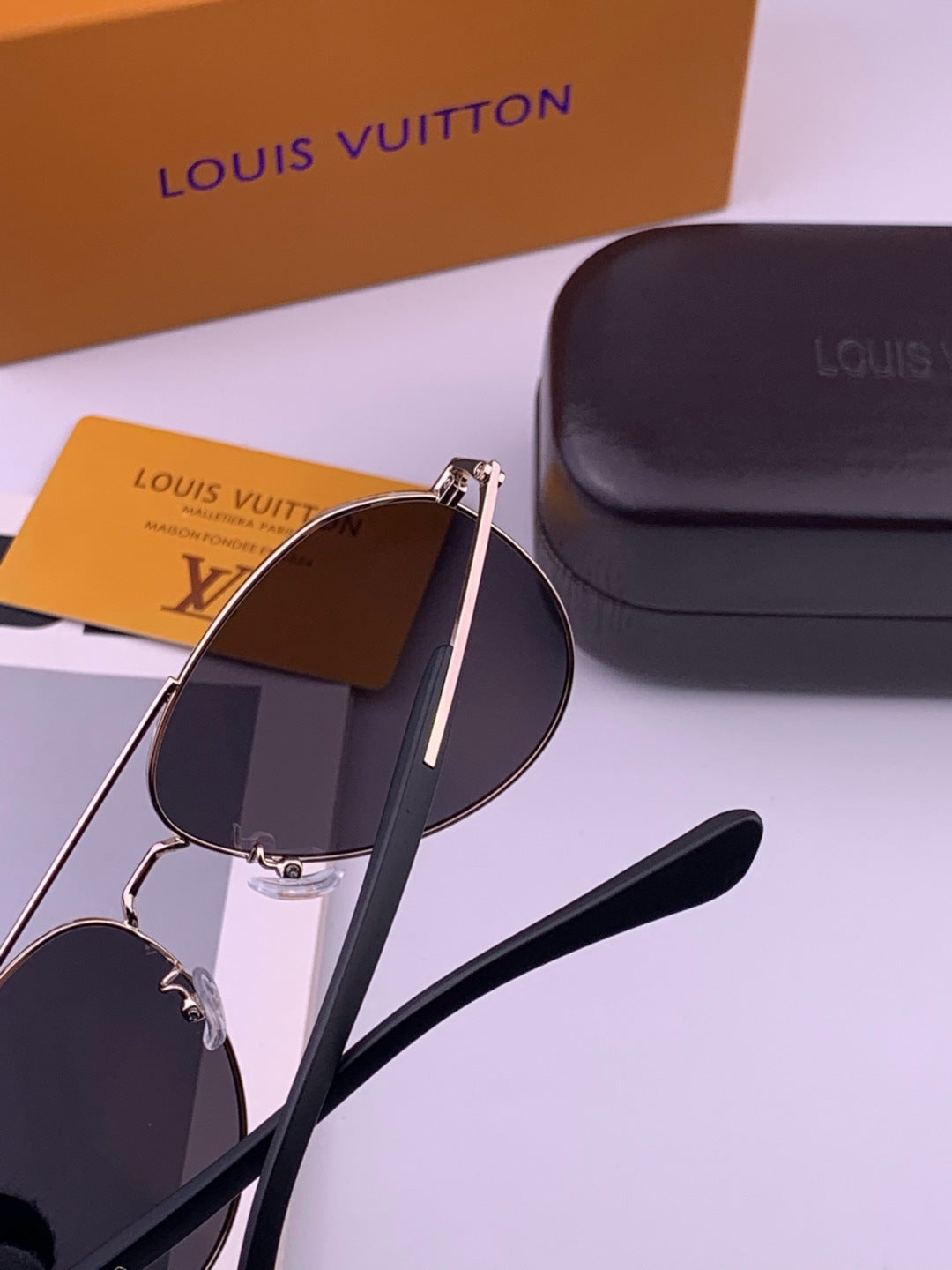 Louis Vuitton L8333 Polarized Aviator Black Lens Sunglasses for Men & - 493189 - detail image 6