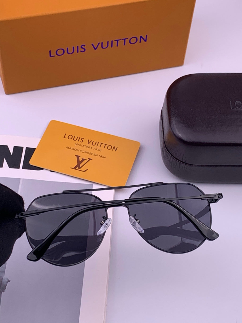 Louis Vuitton L5342 Polarized Aviator Black Lens Sunglasses for Men & Women - detail image 4