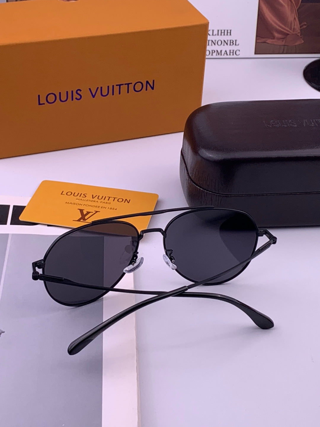 Louis Vuitton L5342 Polarized Aviator Black Lens Sunglasses for Men & Women - detail image 7